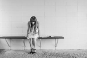 f-worried-girl-413690_1280(https-::pixabay.com:photos:worried-girl-woman-waiting-sitting-413690:)-ryan-mcguire