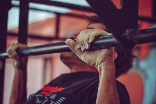 man doing pull-ups