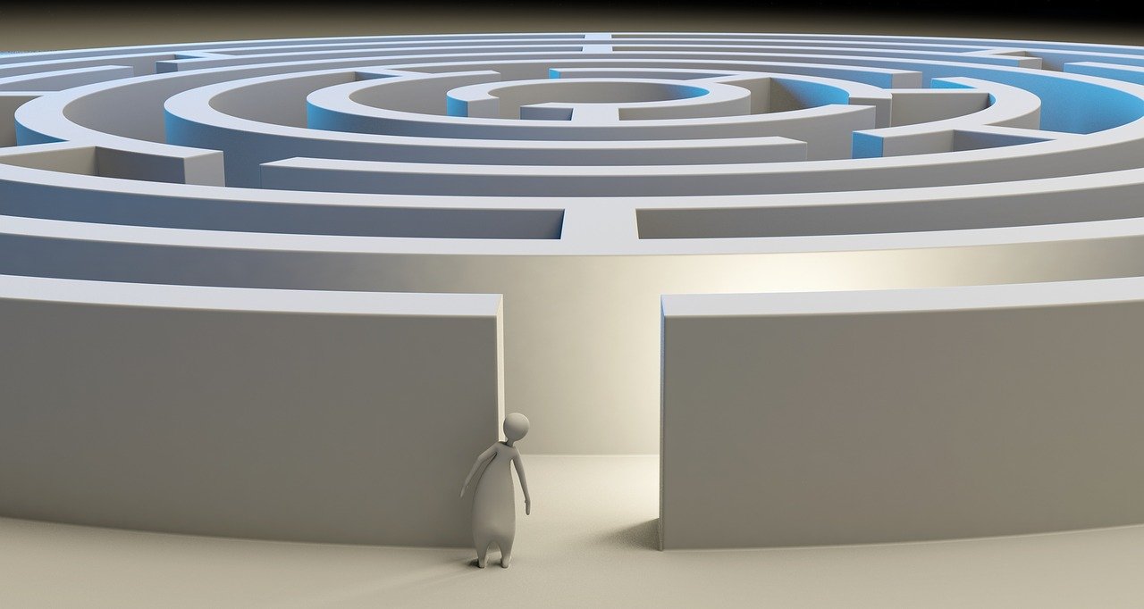 maze-1804499_1280(https:::pixabay.com:illustrations:maze-labyrinth-solution-lost-1804499:)-Arek-Socha