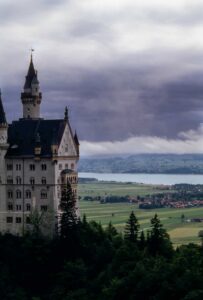 castle-hill-les-anderson-rvmfi8xsyx8-unsplashhttps-unsplash.com40lesanderson-e1685657609893-resized