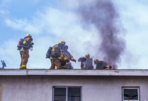 firefighters-roof-pxfuel.com(https-::www.pxfuel.com:en:free-photo-xdpob)