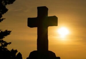 cropped-god-cross-1772560_1280https-pixabay.comuserssspiehs3-3438126.jpg