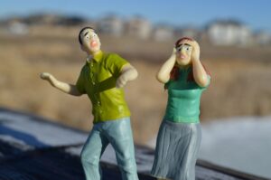 frightened-1172122_1280(https-::pixabay.com:photos:frightened-scared-horror-1172122:)-erikawittlieb