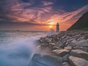lighthouse-pexels-casia-charlie-2433467(https-::www.pexels.com:photo:sea-dawn-landscape-nature-2433467:)