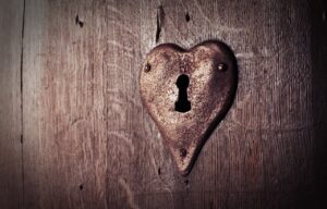 heart-603214_1280(https-::pixabay.com:photos:heart-castle-love-symbol-romantic-603214:)-christoph-schultz