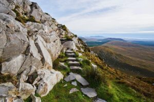 mountain-steps-4533591_1280(https-::pixabay.com:photos:mountain-path-stairs-stones-rocks-4533591:)-NakNakNak